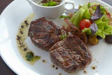 Restorandan yemek. et