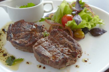 Restorandan yemek. et