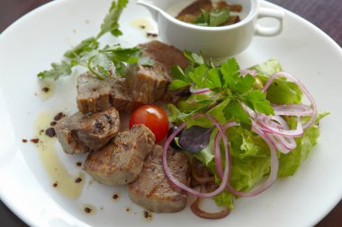 Restorandan yemek. et