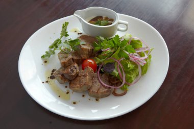 Restorandan yemek. et