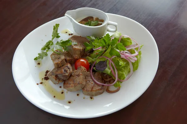 Restorandan yemek. et