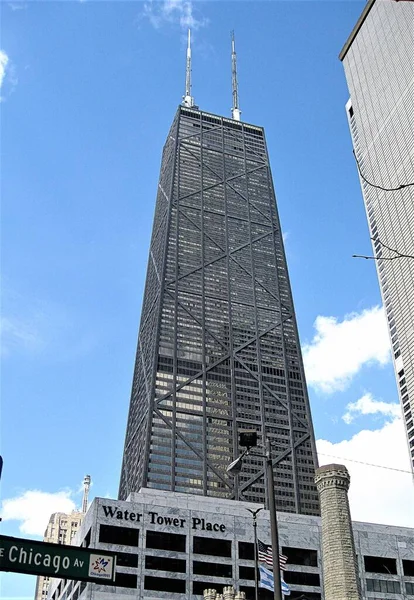 Anteriormente Llamado John Hancock Center Ahora Conoce Por Dirección Rascacielos Fotos de stock libres de derechos