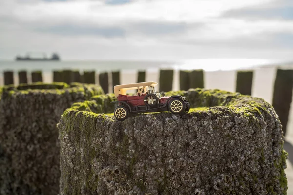 Ein Miniaturauto Der Holländischen Küste Einem Sonnigen Tag — Stockfoto