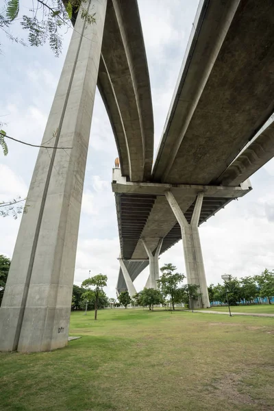 Questo Bellissimo Ponte Bhumibol Trova Nella Capitale Della Thailandia — Foto Stock