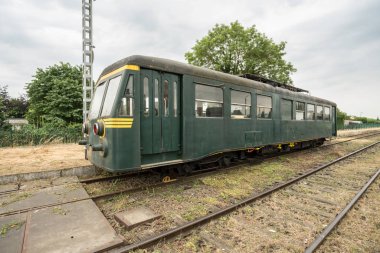 Eski bir merkezinde eski bir tren var