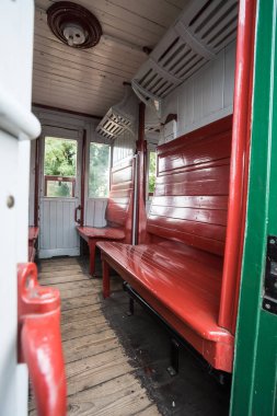 Eski bir merkezinde eski bir tren var