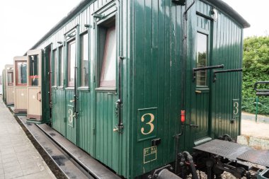 Eski bir merkezinde eski bir tren var