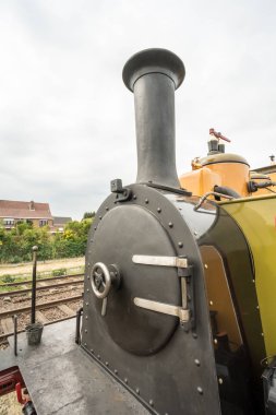 Eski bir merkezinde eski bir tren var