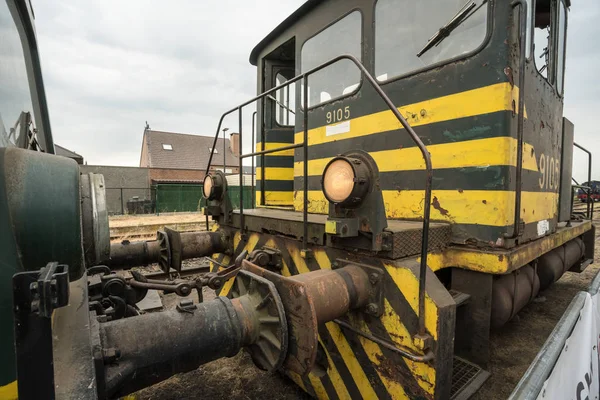 Eski bir merkezinde eski bir tren var