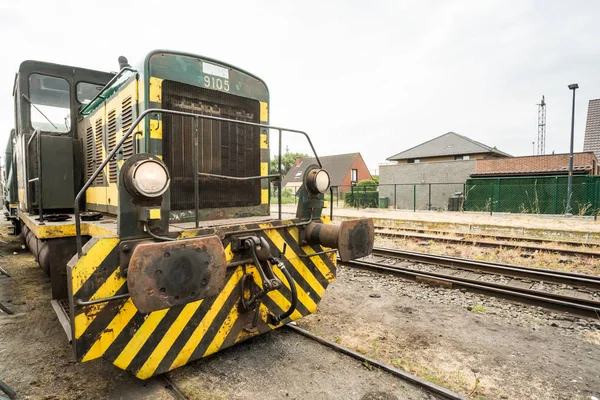 Eski bir merkezinde eski bir tren var