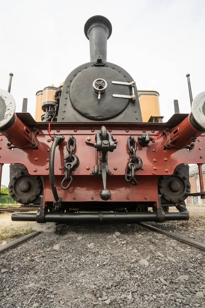 Bu bağlantı demir bir trenin yakından içinde