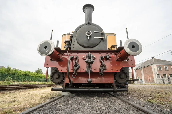 Bu bağlantı demir bir trenin yakından içinde