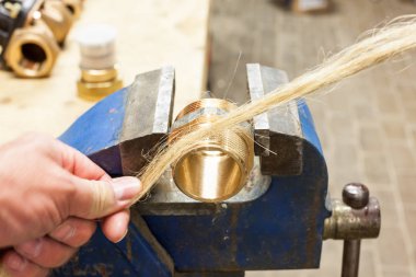 arasında benchfix için kenevir suyuyla MANŞONLA