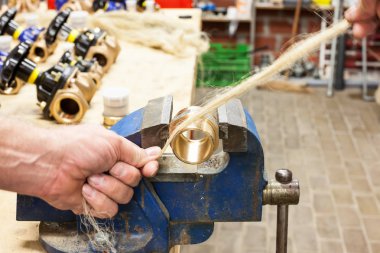 arasında benchfix için kenevir suyuyla MANŞONLA