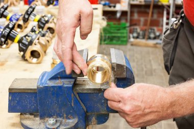 arasında benchfix için kenevir suyuyla MANŞONLA