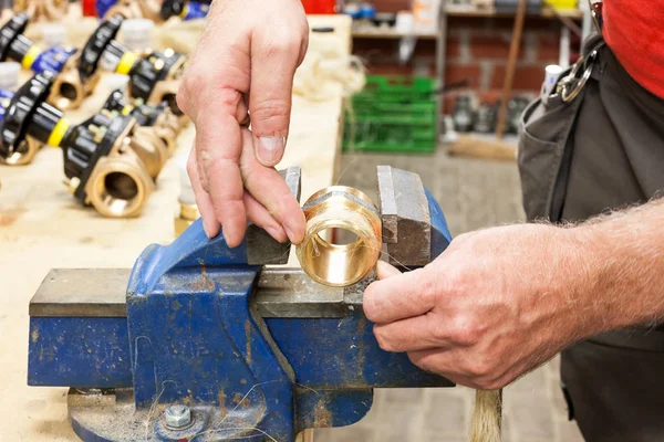 arasında benchfix için kenevir suyuyla MANŞONLA