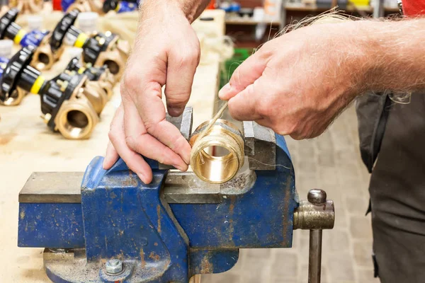 arasında benchfix için kenevir suyuyla MANŞONLA