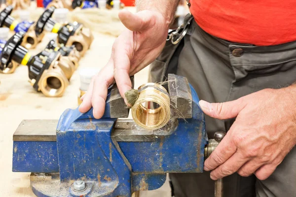 arasında benchfix için kenevir suyuyla MANŞONLA