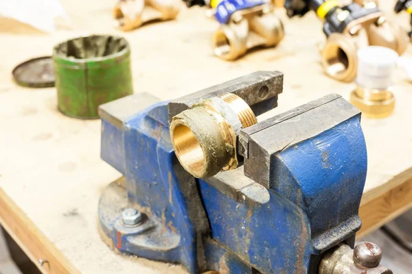 arasında benchfix için kenevir suyuyla MANŞONLA