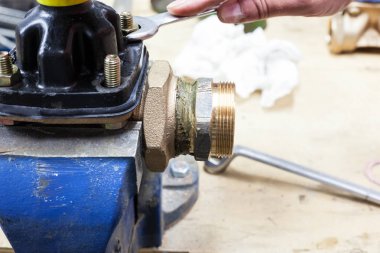 arasında benchfix için su ile kenevir ve beyinameliyatı MANŞONLA