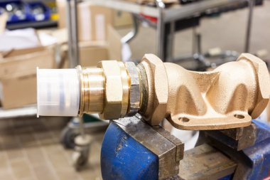 arasında benchfix için su ile kenevir ve beyinameliyatı MANŞONLA