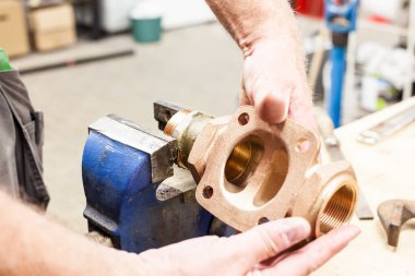 arasında benchfix için su ile kenevir ve beyinameliyatı MANŞONLA