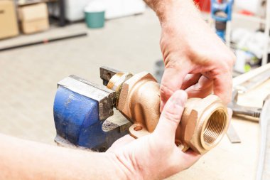 arasında benchfix için su ile kenevir ve beyinameliyatı MANŞONLA