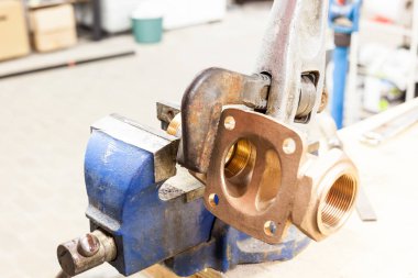 arasında benchfix için su ile kenevir ve beyinameliyatı MANŞONLA