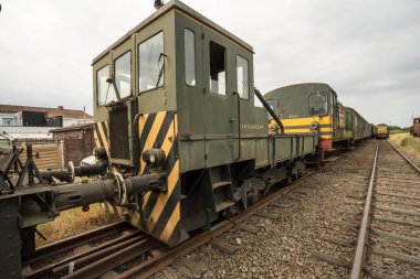 Eğer bir tren atılır, hin tren mezarlıkta biter