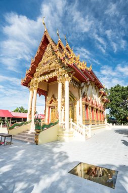 Yeni Tayland Tayland Mae Kue güneşli bir tapınakta