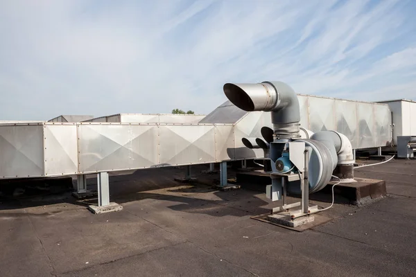 Ventiladores Telhado Edifício Alto Área Industrial — Fotografia de Stock