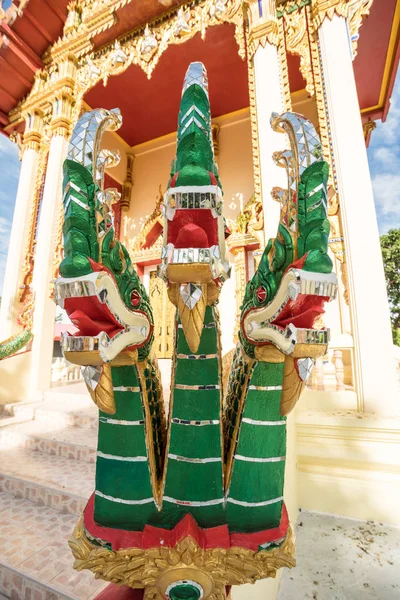Draghi Fronte Nuovo Tempio Thai Mae Kue Una Giornata Sole — Foto Stock