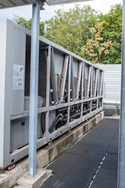on an flat roof there cooling air conditioning on an big building