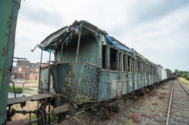 Eğer bir tren atılır, hin tren mezarlıkta biter