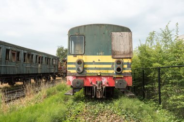 Eğer bir tren atılır, hin tren mezarlıkta biter
