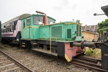 Eğer bir tren atılır, hin tren mezarlıkta biter