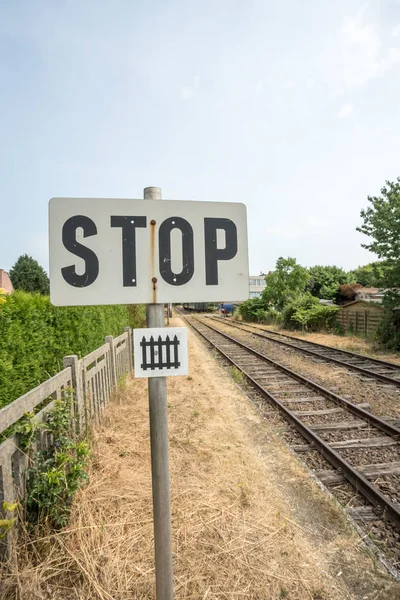 Wzdłuż Linii Kolejowej Jest Ten Znak Stop — Zdjęcie stockowe