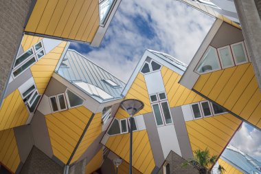Rotterdam Hollanda sarı küp evlerde vardır