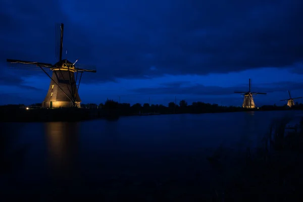 Beautiful Windmills Kinderdijk Illuminated White Light Blue Hour — Stock Photo, Image