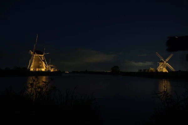 Estos Hermosos Molinos Viento Kinderdijk Están Iluminados Con Luz Blanca — Foto de Stock