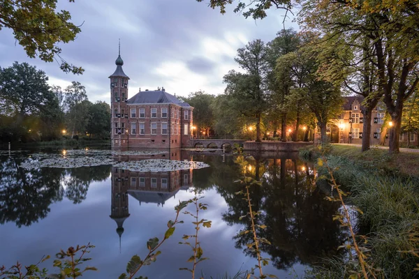 Kasteel Bouvigne Het Omliggende Park Met Reflectie Water Gelegen Buurt — Stockfoto