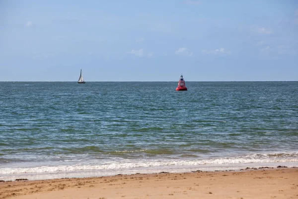 Travers Cette Bouée Dans Mer Vous Savez Exactement Naviguer Avec — Photo