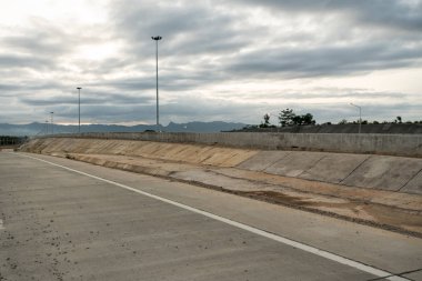 dostluk yol Tayland ve Myanmar bu güzel yeni yol Kuzey Tayland olduğunu.