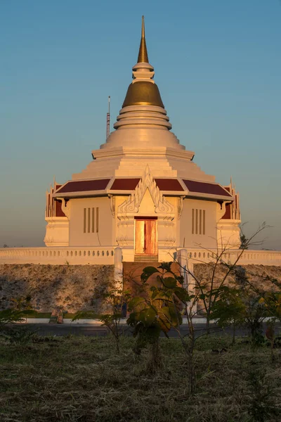 Sulla Cima Una Montagna Margini Mae Sot Bellissimo Tempio — Foto Stock