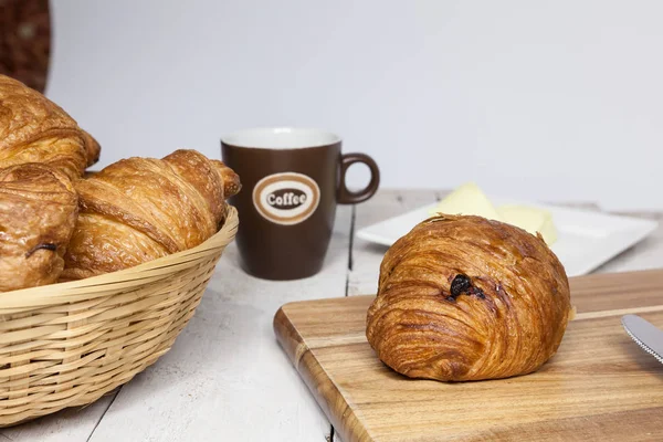 Buttercake Rozinkami Croissant Listového Těsta — Stock fotografie