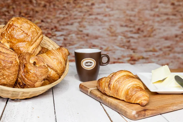 Buttercake Rozinkami Croissant Listového Těsta — Stock fotografie