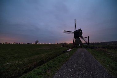 su var bir Zandwijkse yel değirmenleri Uppel Hollanda Nederland