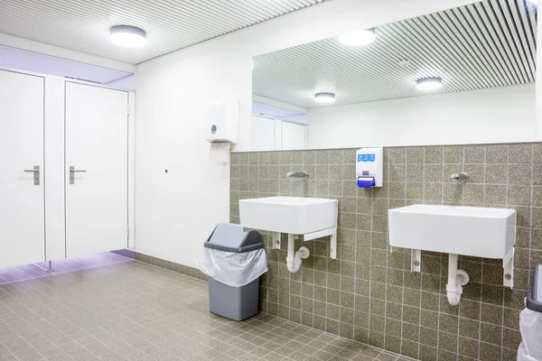 Budynku Publicznym Womans Odrobina Toalety Obiekty Sink — Zdjęcie stockowe