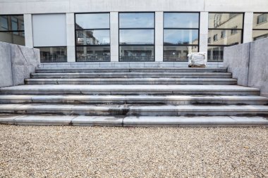 merdiven whit taş adımları aşağı veya yukarı