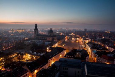 İle bir güzel gündoğumu, Ghent üzerinde Sint Peter's Abbey ve St. Peter's Meydanı ile görüntülemek